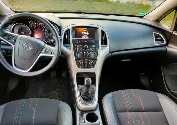 Opel Astra cena 27900 przebieg: 146200, rok produkcji 2012 z Płońsk małe 301
